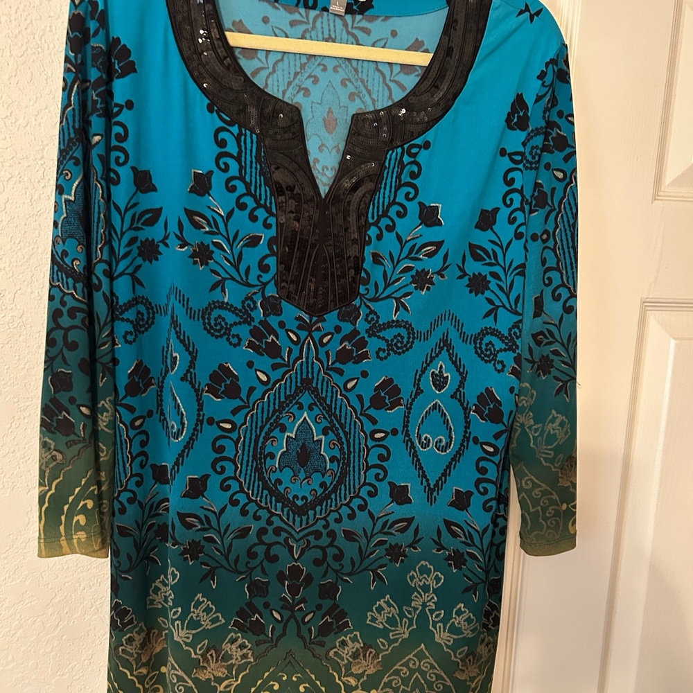 Beautiful top by JM Collection, Size L